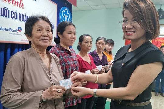 Bảo đảm người cận nghèo tham gia đầy đủ bảo hiểm y tế