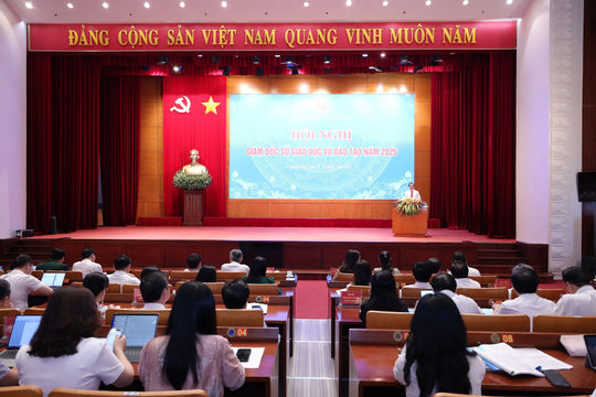 Triển khai hiệu quả mô hình “một chương trình, nhiều sách giáo khoa”