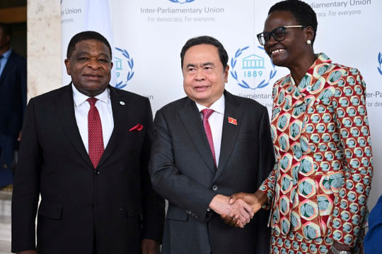 Chủ tịch Quốc hội Trần Thanh Mẫn dự Lễ đón Trưởng đoàn dự Hội nghị các Chủ tịch Quốc hội thế giới Chủ tịch Quốc hội Trần Thanh Mẫn dự Lễ đón Trưởng đoàn dự Hội nghị các Chủ tịch Quốc hội thế giới