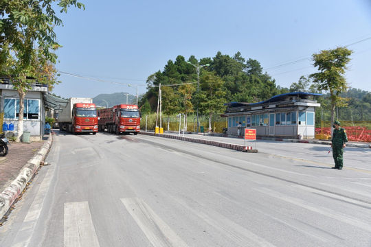 Lạng Sơn điều chỉnh hoạt động tại các lối xuất nhập khẩu 