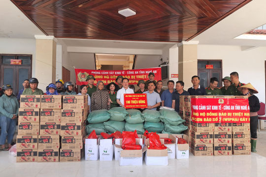 Văn phòng KTNN đồng hành cùng các nhà hảo tâm hỗ trợ đồng bào vùng rốn lũ tỉnh Nghệ An Văn phòng KTNN đồng hành cùng các nhà hảo tâm hỗ trợ đồng bào vùng rốn lũ tỉnh Nghệ An
