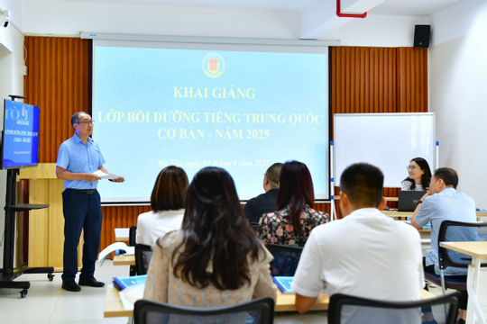 Khai giảng khóa đào tạo tiếng Trung Quốc cho công chức, kiểm toán viên nhà nước