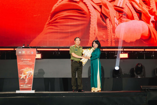 BIDV đồng hành cùng chuỗi sự kiện trọng đại của lực lượng Công an nhân dân  BIDV đồng hành cùng chuỗi sự kiện trọng đại của lực lượng Công an nhân dân