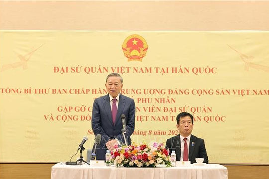 Tổng Bí thư Tô Lâm gặp gỡ cán bộ, nhân viên Đại sứ quán và cộng đồng người Việt Nam tại Hàn Quốc