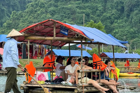 Lạng Sơn chú trọng đào tạo, bồi dưỡng nhân lực ngành du lịch