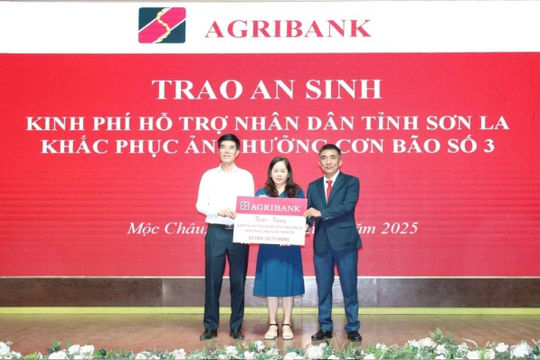 Agribank đồng hành cùng chính quyền và nhân dân các địa phương khắc phục thiệt hại do bão Wipha Agribank đồng hành cùng chính quyền và nhân dân các địa phương khắc phục thiệt hại do bão Wipha