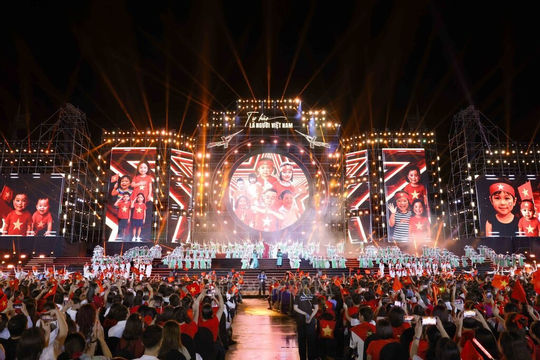 “Tự hào là người Việt Nam” - Đại tiệc nghệ thuật chào mừng 80 năm Quốc khánh