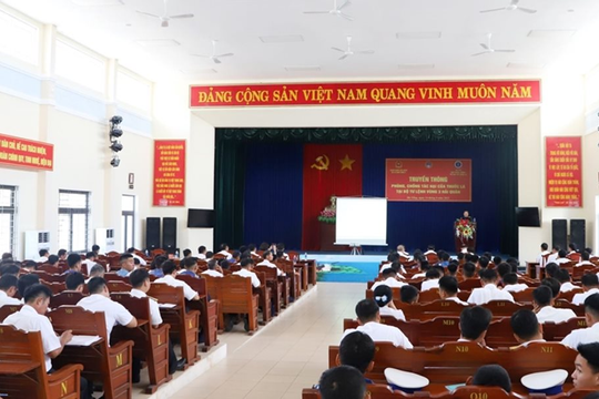 Tăng cường truyền thông phòng, chống tác hại thuốc lá trong cán bộ, chiến sĩ Tăng cường truyền thông phòng, chống tác hại thuốc lá trong cán bộ, chiến sĩ