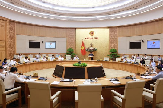 Tập trung xây dựng, hoàn thiện thể chế, pháp luật