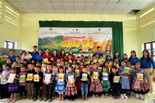 Chi Đoàn Thanh niên Kiểm toán nhà nước Khu vực VII lan tỏa yêu thương đến các em nhỏ vùng cao Chi Đoàn Thanh niên Kiểm toán nhà nước Khu vực VII lan tỏa yêu thương đến các em nhỏ vùng cao
