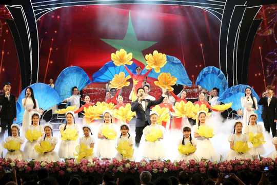 Văn hóa phải soi đường cho quốc dân đi