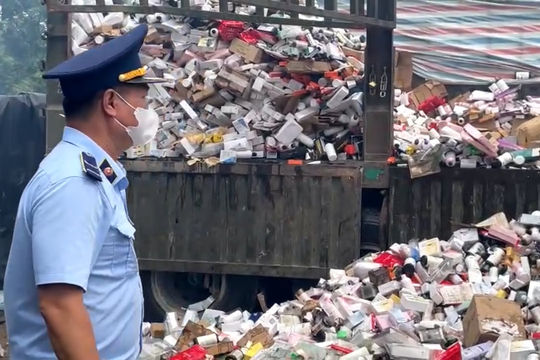 Hà Nội công khai lãnh đạo phụ trách đường dây nóng Quản lý thị trường Hà Nội công khai lãnh đạo phụ trách đường dây nóng Quản lý thị trường