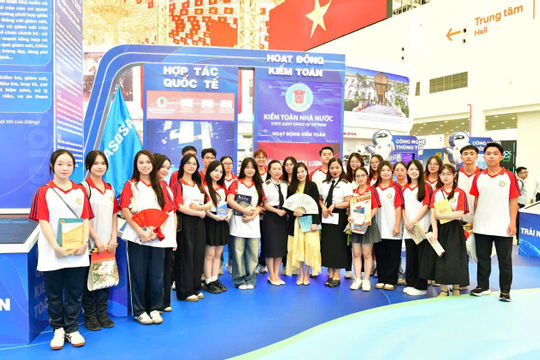 Kéo dài Triển lãm thành tựu Đất nước đến hết 15/9