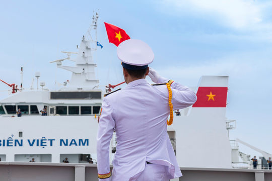 CHÙM ẢNH: Sức mạnh của lực lượng vũ trang trên biển CHÙM ẢNH: Sức mạnh của lực lượng vũ trang trên biển