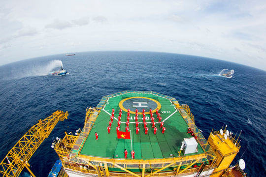Petrovietnam viết tiếp những trang sử vẻ vang trong kỷ nguyên mới Petrovietnam viết tiếp những trang sử vẻ vang trong kỷ nguyên mới