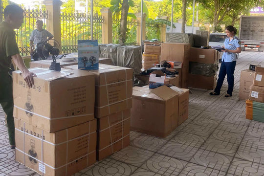 Hà Nội: Thu giữ và xử lý hơn 1.800 sản phẩm điện gia dụng nhập lậu Hà Nội: Thu giữ và xử lý hơn 1.800 sản phẩm điện gia dụng nhập lậu