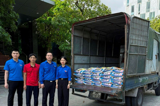 Đoàn thanh niên Kiểm toán nhà nước khu vực XI ủng hộ đồng bào xã vùng cao Thanh Hóa Đoàn thanh niên Kiểm toán nhà nước khu vực XI ủng hộ đồng bào xã vùng cao Thanh Hóa