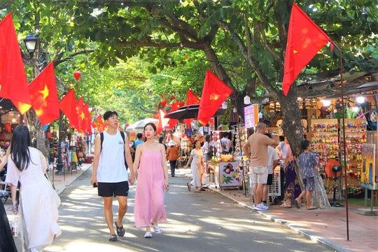 Thúc đẩy tiêu dùng hàng hóa, dịch vụ tăng cao Thúc đẩy tiêu dùng hàng hóa, dịch vụ tăng cao