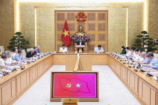 Tiếp tục mở rộng chính sách tài khóa phù hợp, chính sách tiền tệ linh hoạt Tiếp tục mở rộng chính sách tài khóa phù hợp, chính sách tiền tệ linh hoạt