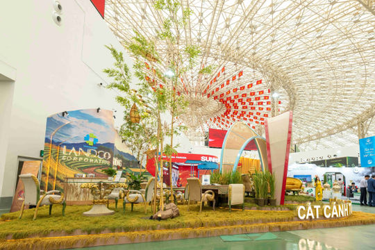 Trải nghiệm và thụ hưởng thành quả phát triển của đất nước  Trải nghiệm và thụ hưởng thành quả phát triển của đất nước