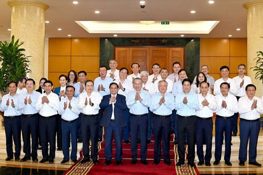 Bộ Chính trị cho ý kiến về công tác chuẩn bị Đại hội Đảng bộ Chính phủ Bộ Chính trị cho ý kiến về công tác chuẩn bị Đại hội Đảng bộ Chính phủ