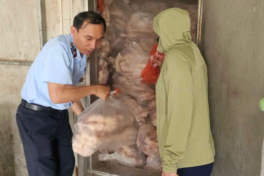 QLTT Hà Nội: Kiểm tra, thu giữ 3.500 kg xương bò không rõ nguồn gốc, xuất xứ  QLTT Hà Nội: Kiểm tra, thu giữ 3.500 kg xương bò không rõ nguồn gốc, xuất xứ