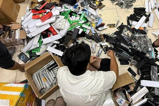 Hà Nội: Triệt phá đường dây rao bán công khai hàng trăm vũ khí trên mạng Hà Nội: Triệt phá đường dây rao bán công khai hàng trăm vũ khí trên mạng