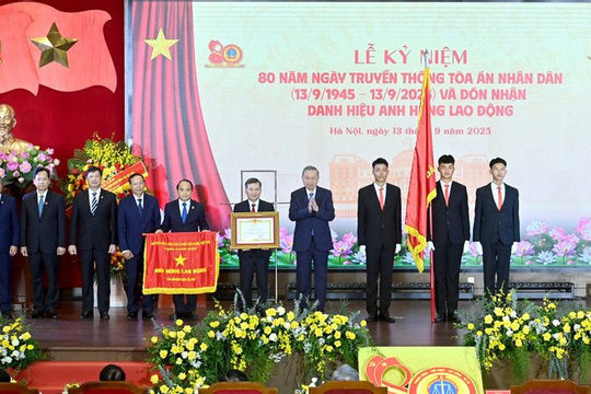 Tòa án nhân dân phải là “pháo đài” chính trị-pháp lý vững chắc, củng cố niềm tin của nhân dân Tòa án nhân dân phải là “pháo đài” chính trị-pháp lý vững chắc, củng cố niềm tin của nhân dân