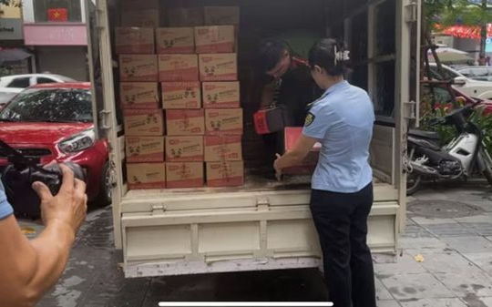 Hà Nội: Tiếp tục thu giữ 2.500 bánh Trung thu không rõ nguồn gốc tại phường Cửa Nam