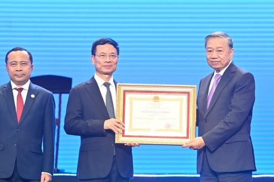 Xứng đáng là động lực trung tâm của sự nghiệp công nghiệp hóa, hiện đại hóa