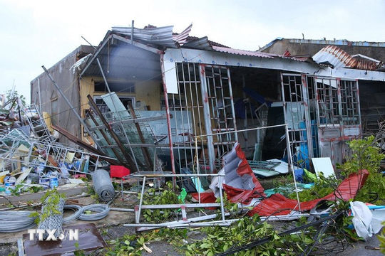 Khẩn trương hỗ trợ nhân dân sửa chữa nhà cửa, lương thực, nước uống, nhu yếu phẩm