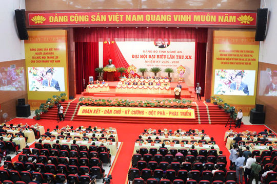 Đưa Nghệ An trở thành tỉnh khá, cực tăng trưởng tầm quốc gia Đưa Nghệ An trở thành tỉnh khá, cực tăng trưởng tầm quốc gia