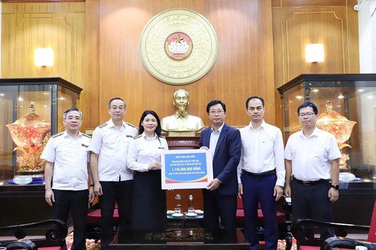 Hơn 700 tỷ đồng ủng hộ đồng bào chịu ảnh hưởng bởi bão số 10