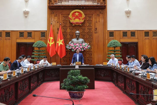 Tuyệt đối không để người dân thiếu ăn, thiếu mặc, “màn trời, chiếu đất”