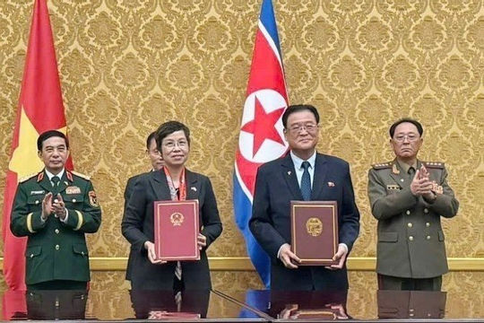 Ký kết các văn kiện hợp tác song phương Việt Nam-Triều Tiên