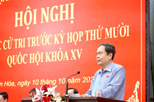 Chủ tịch Quốc hội Trần Thanh Mẫn dâng hương tại Khu lưu niệm Chủ tịch Tôn Đức Thắng