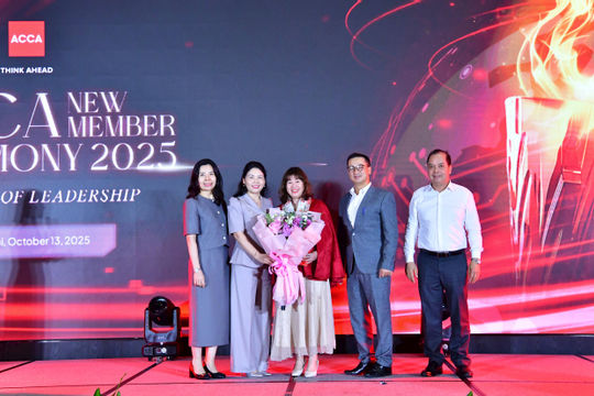 ACCA trao “Giải thưởng Khu vực công toàn cầu” cho bà Lăng Trịnh Mai Hương