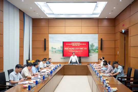 Kiện toàn tổ chức, triển khai hiệu quả nhiệm vụ tham mưu, giúp việc cho Đảng ủy Quốc hội Kiện toàn tổ chức, triển khai hiệu quả nhiệm vụ tham mưu, giúp việc cho Đảng ủy Quốc hội