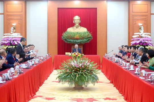 Hướng mạnh về cơ sở, bảo đảm thực sự là người bạn đồng hành của người nông dân