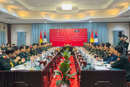 Đại tướng Phan Văn Giang hội đàm với Bộ trưởng Bộ Quốc phòng Lào Đại tướng Phan Văn Giang hội đàm với Bộ trưởng Bộ Quốc phòng Lào