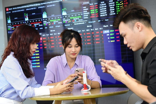 Nâng hạng thị trường chứng khoán: Cơ hội lớn, thách thức không nhỏ Nâng hạng thị trường chứng khoán: Cơ hội lớn, thách thức không nhỏ