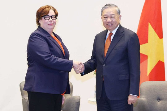 Tổng Bí thư Tô Lâm tiếp Chủ tịch Đảng Cộng sản Phần Lan Tiina Sandberg Tổng Bí thư Tô Lâm tiếp Chủ tịch Đảng Cộng sản Phần Lan Tiina Sandberg