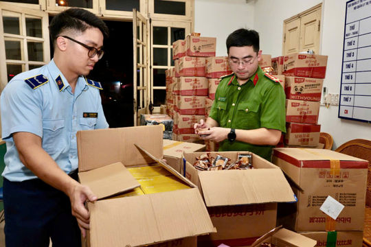 Hà Nội: Xử lý hơn 350 vụ vi phạm, thu nộp 4,9 tỷ đồng dịp cao điểm Trung thu Hà Nội: Xử lý hơn 350 vụ vi phạm, thu nộp 4,9 tỷ đồng dịp cao điểm Trung thu