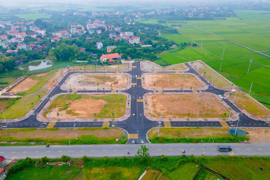Siết chặt kỷ cương trong đấu giá đất: Đòi hỏi một cơ chế pháp lý đủ mạnh Siết chặt kỷ cương trong đấu giá đất: Đòi hỏi một cơ chế pháp lý đủ mạnh
