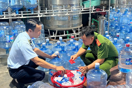 Công nghệ và phối hợp liên ngành: “Vũ khí” mới của Hà Nội chống hàng giả Công nghệ và phối hợp liên ngành: “Vũ khí” mới của Hà Nội chống hàng giả