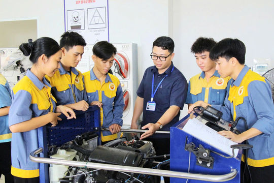 Hệ thống giáo dục nghề nghiệp: Đổi mới toàn diện để phát triển nguồn nhân lực chất lượng cao Hệ thống giáo dục nghề nghiệp: Đổi mới toàn diện để phát triển nguồn nhân lực chất lượng cao