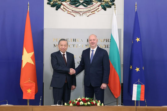 Tổng Bí thư Tô Lâm hội kiến Thủ tướng Bulgaria Rosen Zhelyazkov Tổng Bí thư Tô Lâm hội kiến Thủ tướng Bulgaria Rosen Zhelyazkov