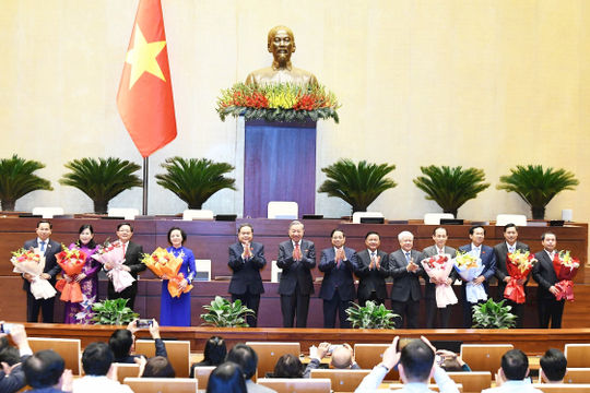 Quốc hội bầu Tổng Thư ký Quốc hội, Chủ nhiệm 2 Ủy ban và phê chuẩn 2 Phó Thủ tướng, 3 Bộ trưởng Quốc hội bầu Tổng Thư ký Quốc hội, Chủ nhiệm 2 Ủy ban và phê chuẩn 2 Phó Thủ tướng, 3 Bộ trưởng