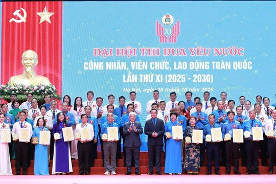 Tôn vinh trí tuệ, bản lĩnh và khát vọng người lao động Việt Nam Tôn vinh trí tuệ, bản lĩnh và khát vọng người lao động Việt Nam