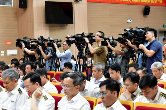 Định hướng phát triển và kinh tế báo chí Việt Nam trong thời kỳ mới Định hướng phát triển và kinh tế báo chí Việt Nam trong thời kỳ mới